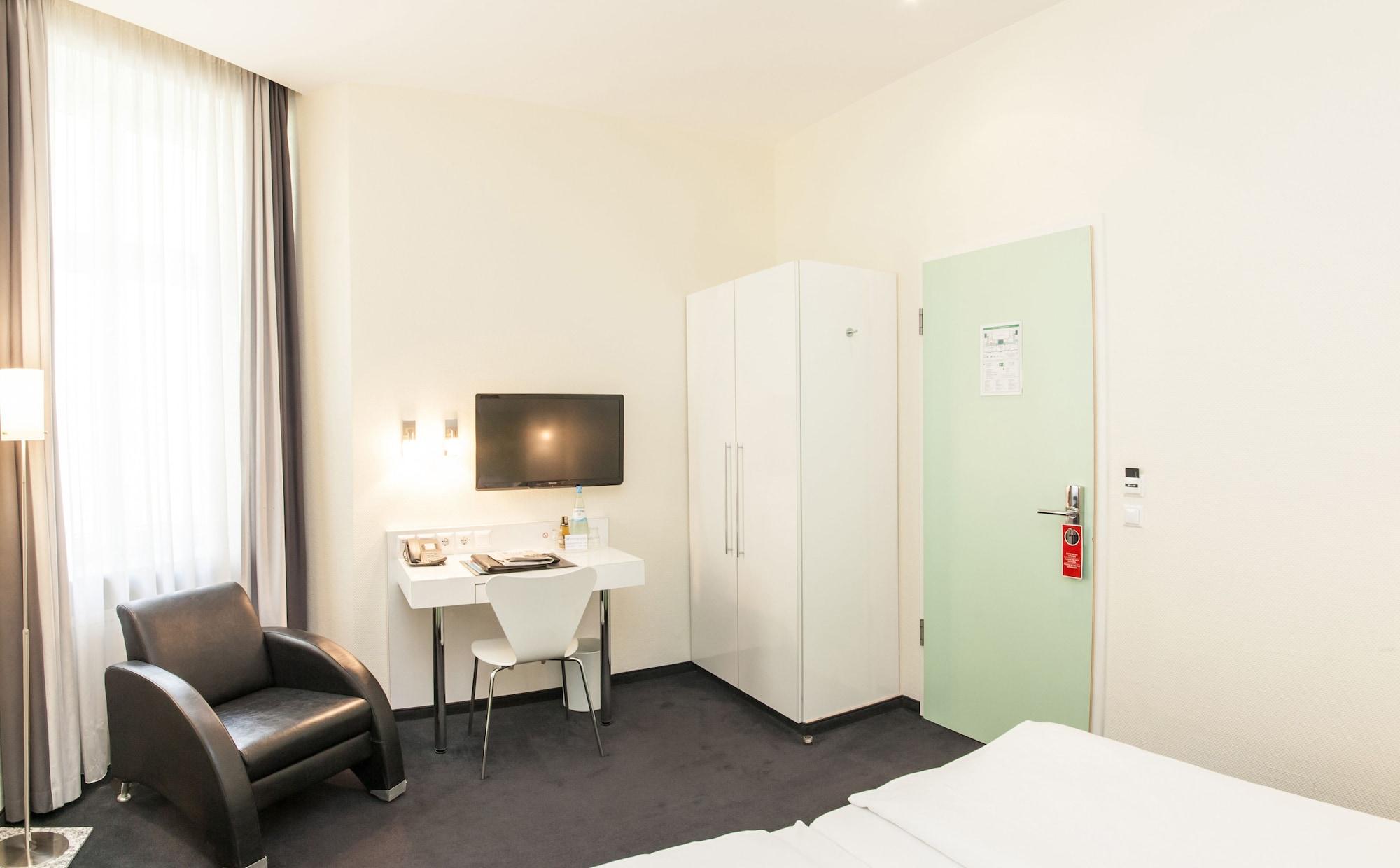 Garner - Checkpoint Charlie By Ihg Отель