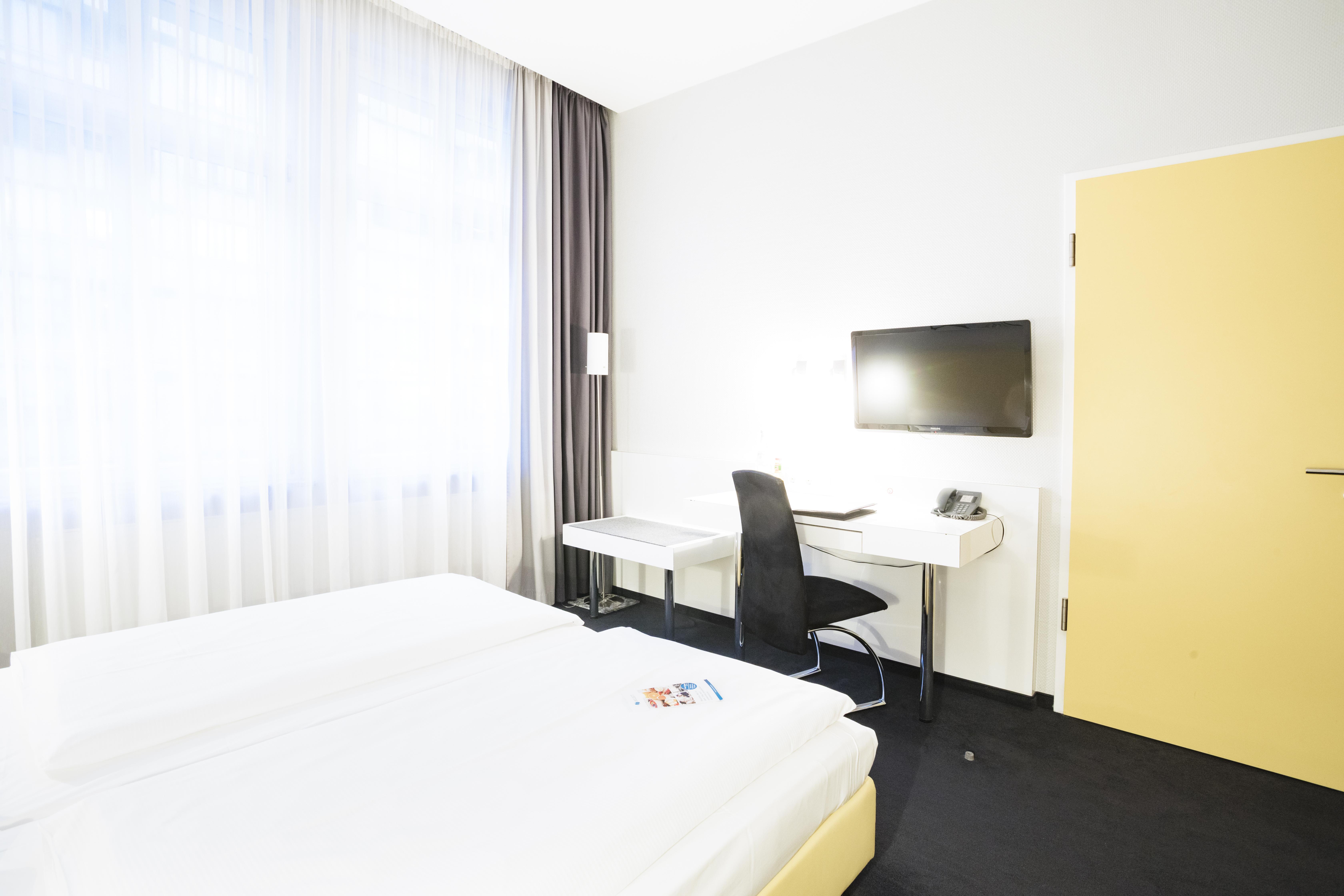 Отель Garner - Checkpoint Charlie By Ihg 4*