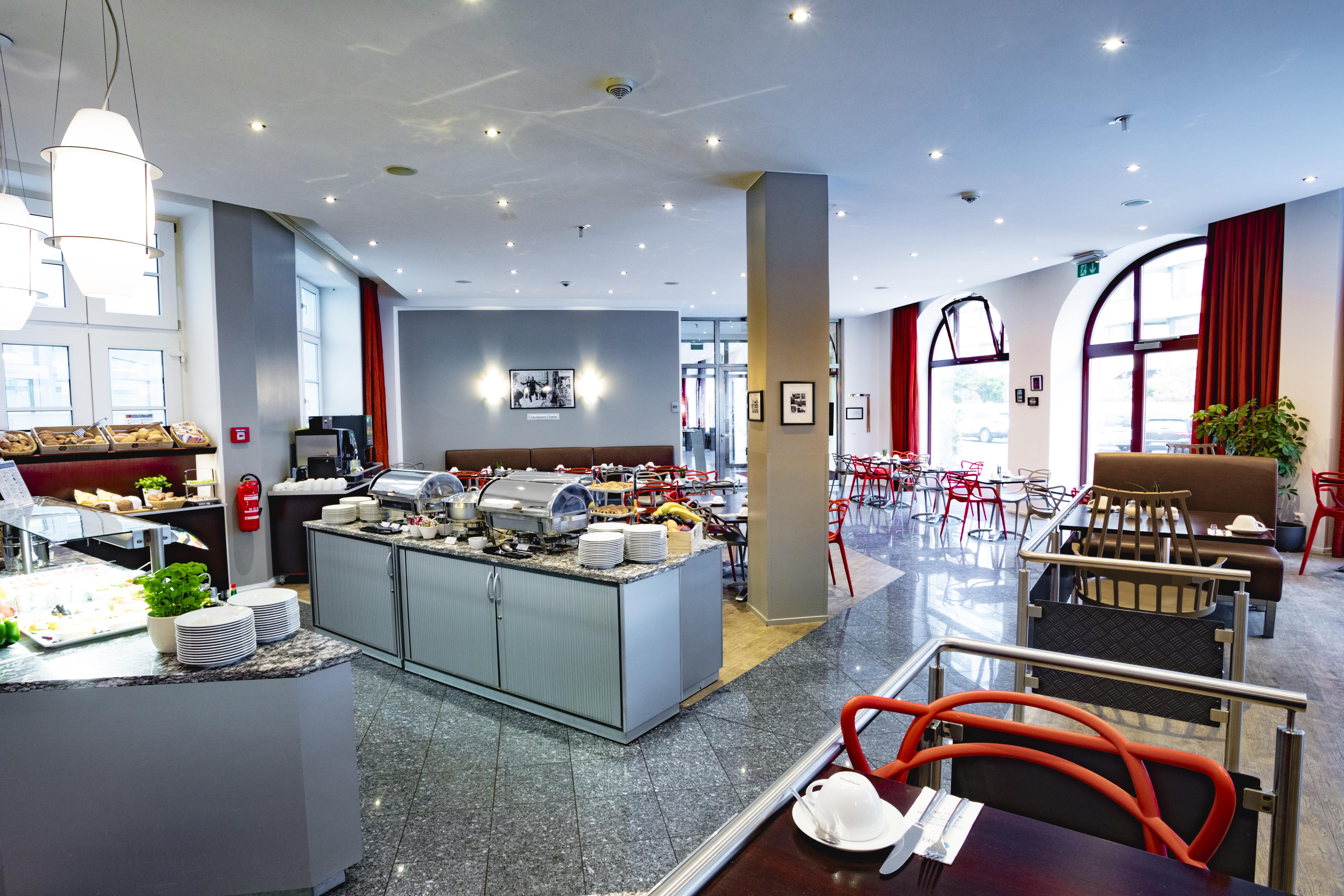 Garner - Checkpoint Charlie By Ihg Отель 4*