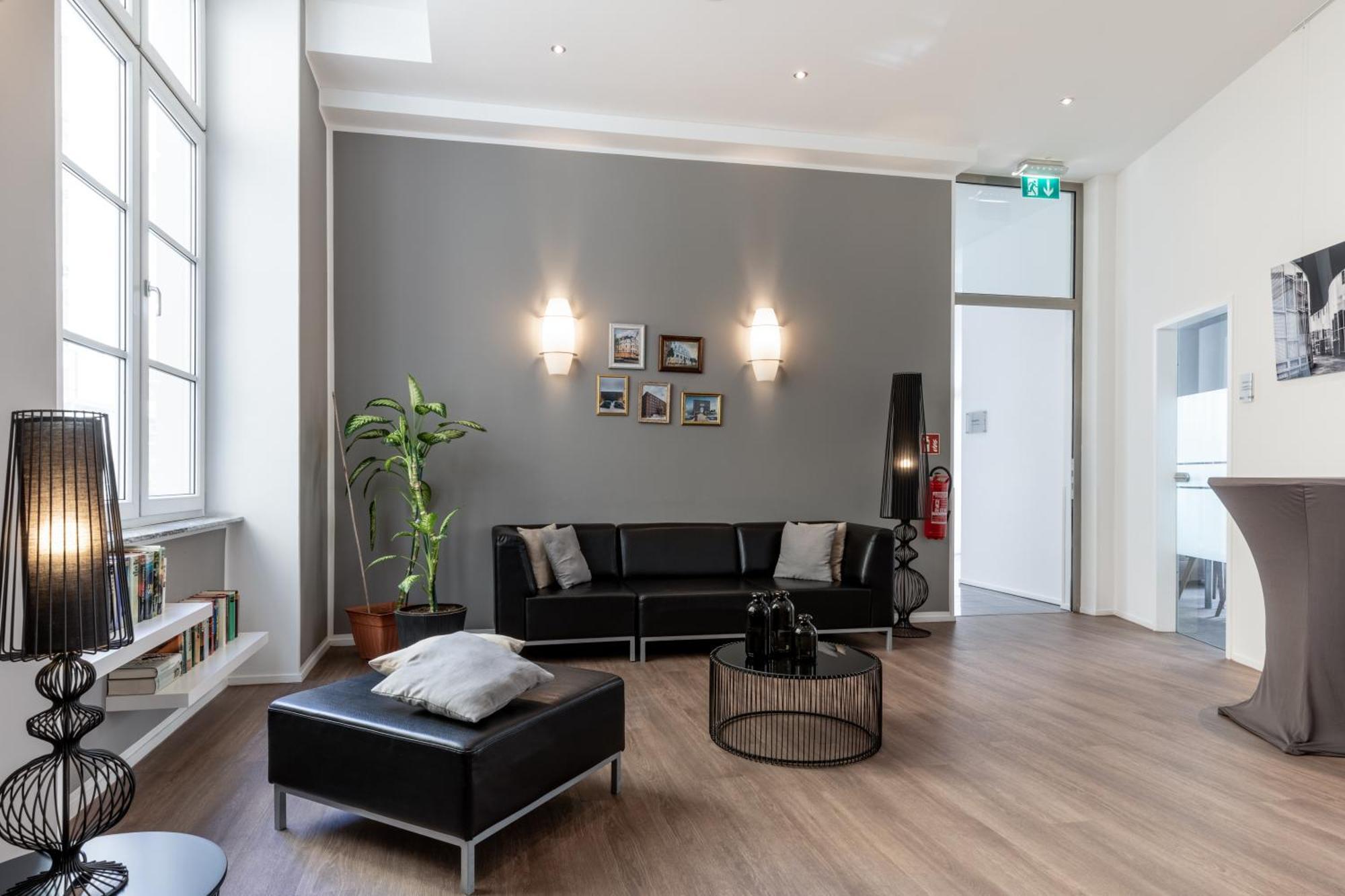 Garner - Checkpoint Charlie By Ihg Отель 4*