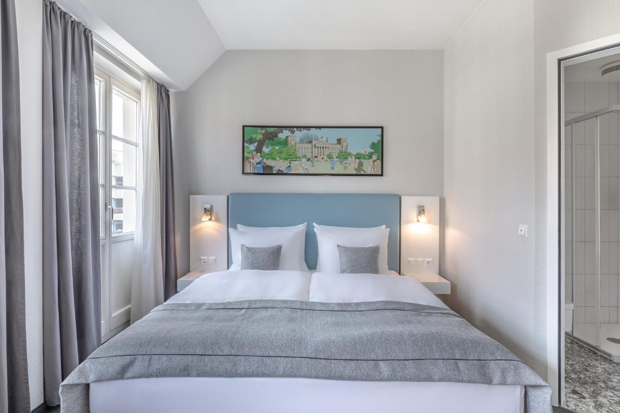 Garner - Checkpoint Charlie By Ihg Отель 4*