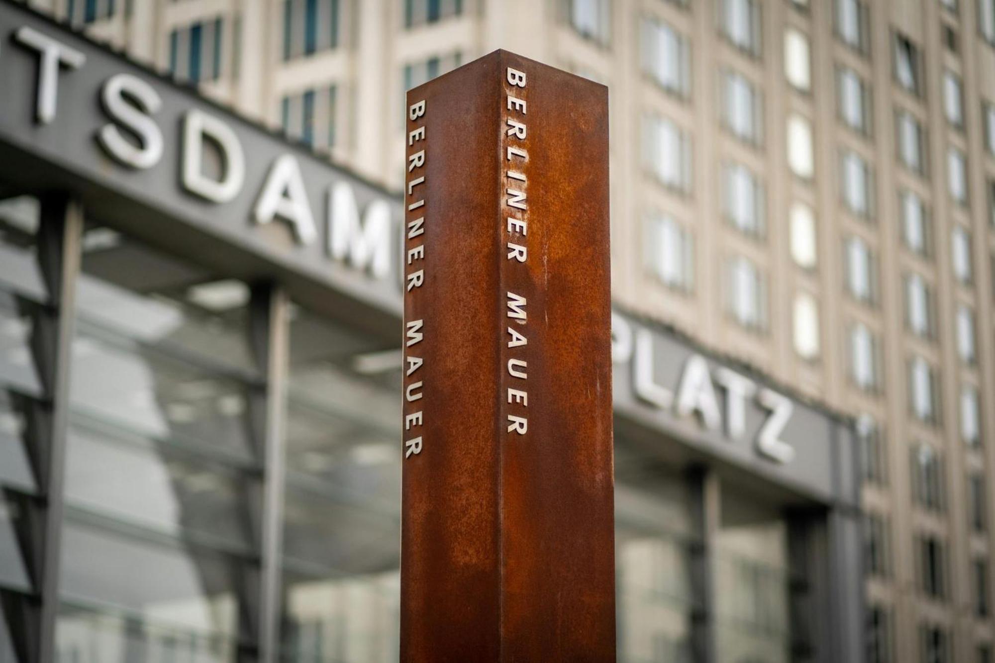 Garner - Checkpoint Charlie By Ihg Отель 4*