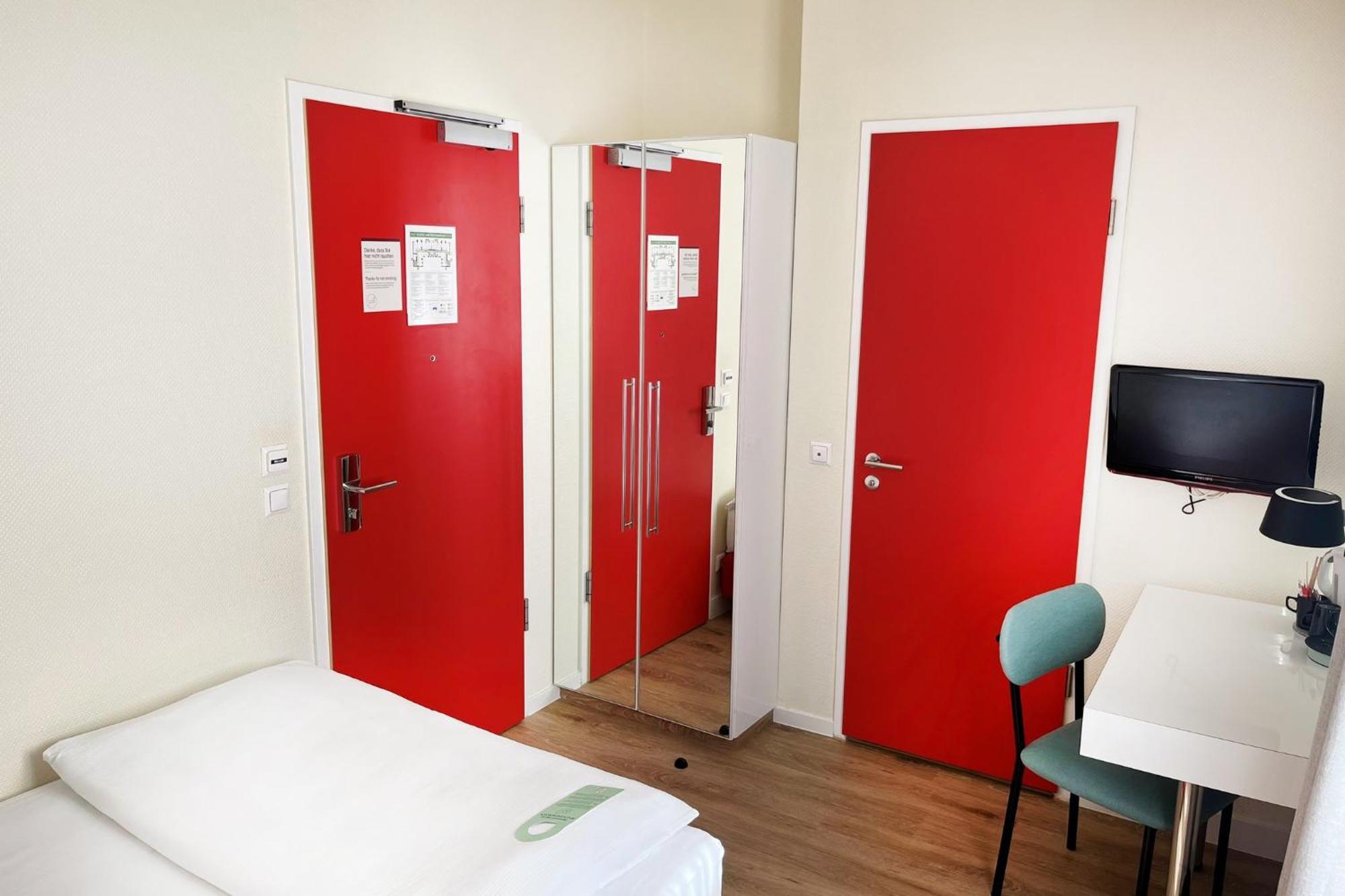 Garner - Checkpoint Charlie By Ihg Hotel 4*